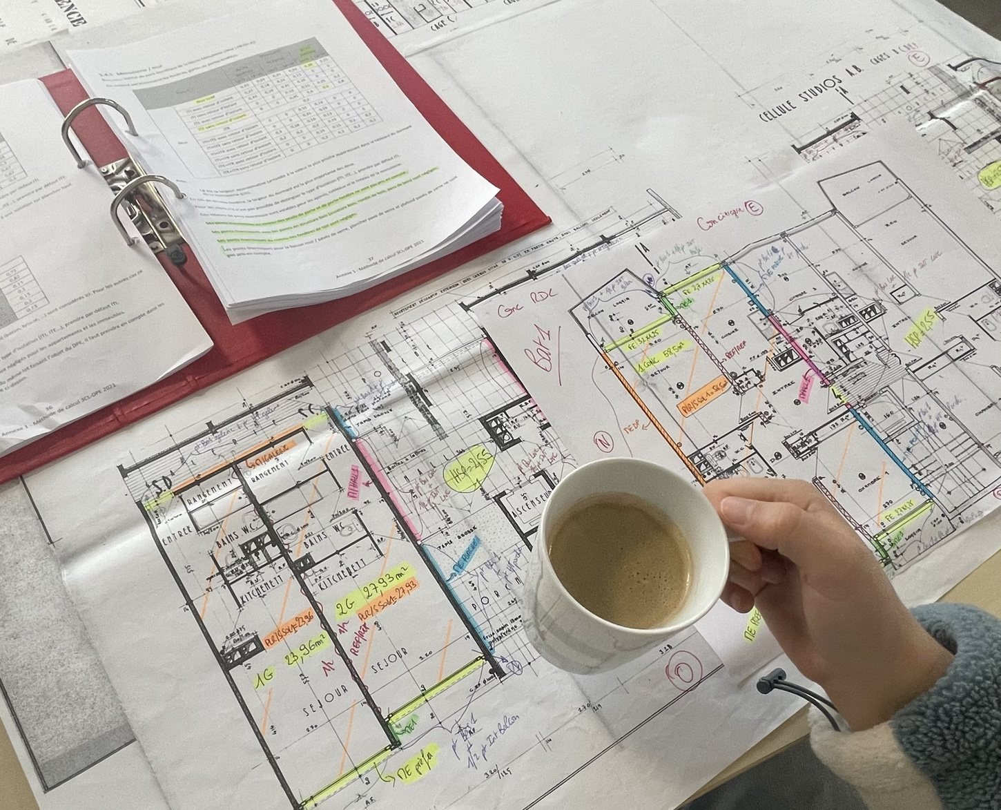 Plans annotés au bureau